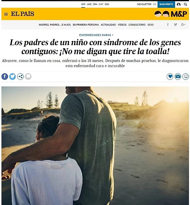 Un adulto abraza a un niño mientras caminan juntos por la playa al atardecer, simbolizando el apoyo Fundación porqueViven